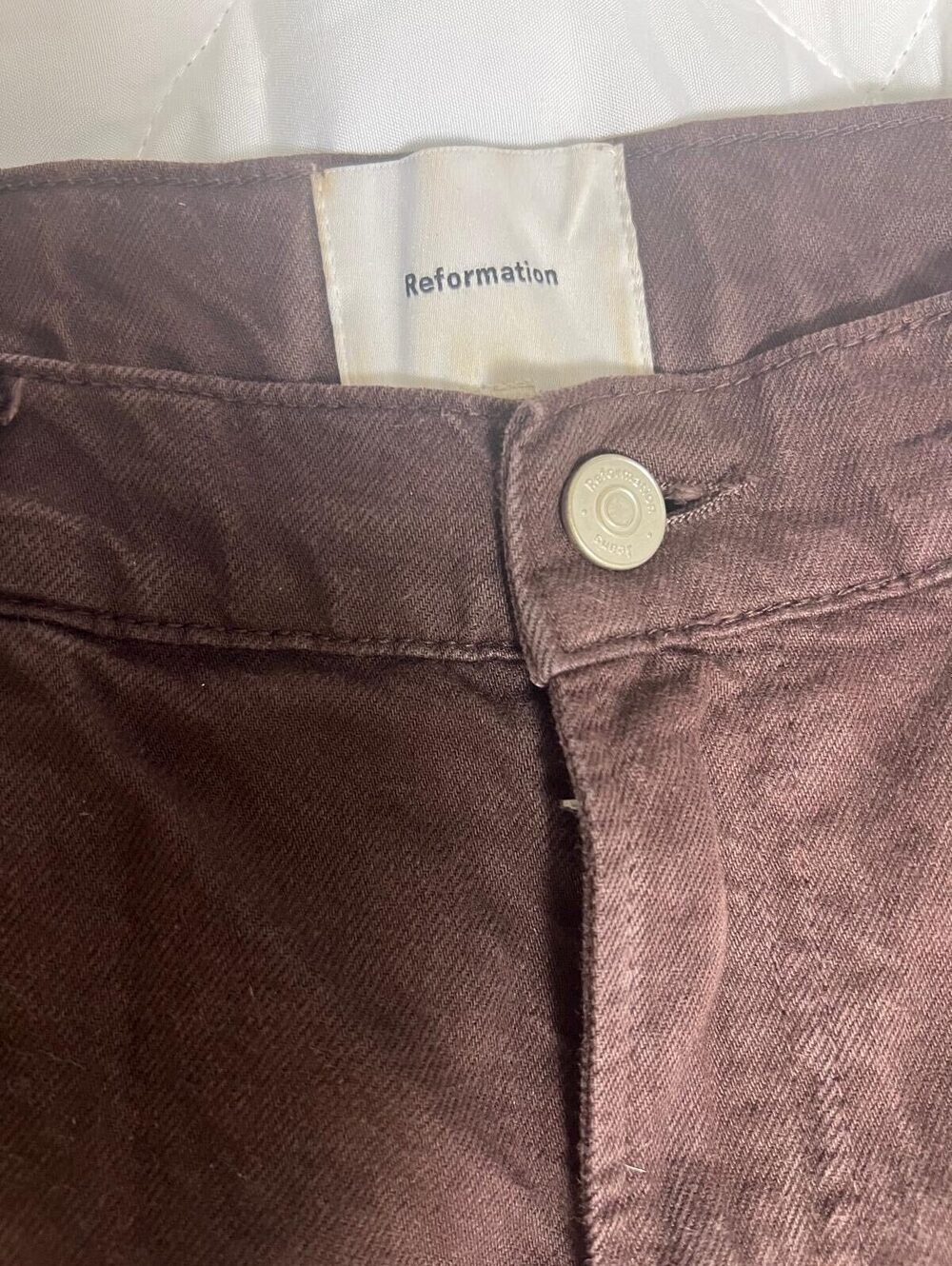 Reformation Cary Low-Rise Slouchy Wide-Leg Jeans in the “Mole” brown wash 29 - Picture 3 of 9
